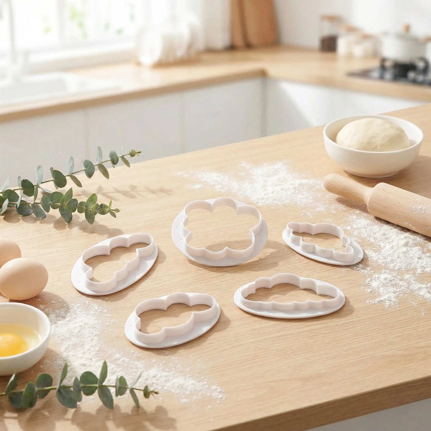 emporte pieces 5 formes nuage sur table bois