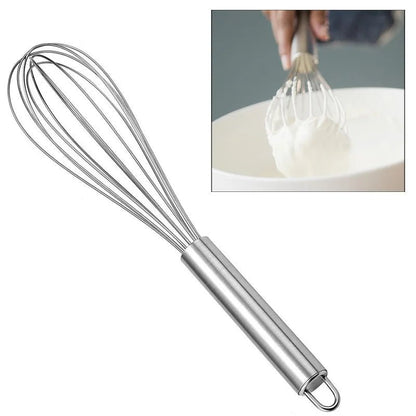 fouet inox qui melange des blanc neige