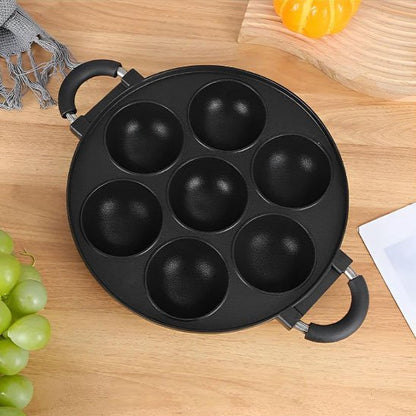 moule a gateau 7 pieces rondes pose sur table