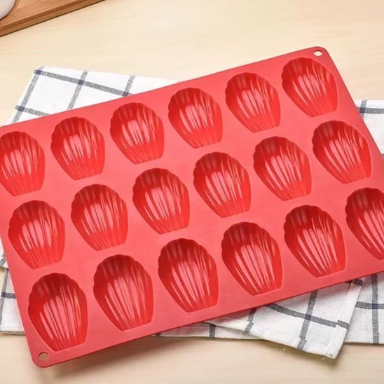 Moule à madeleine en silicone plaque de 18 pieces