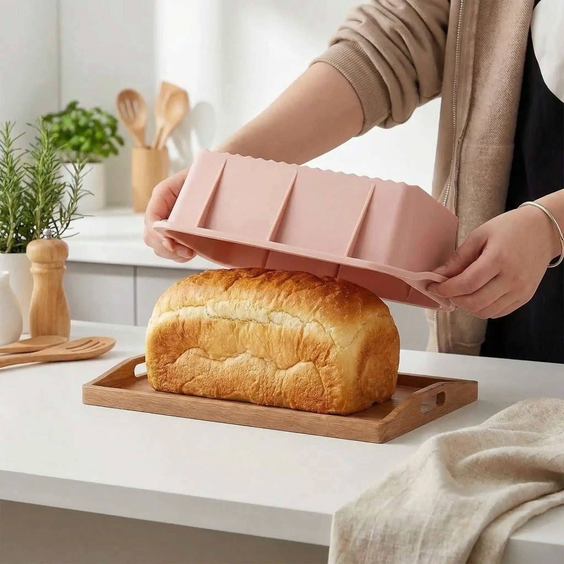moule gateau silicone brioche demoulee sur plan travail