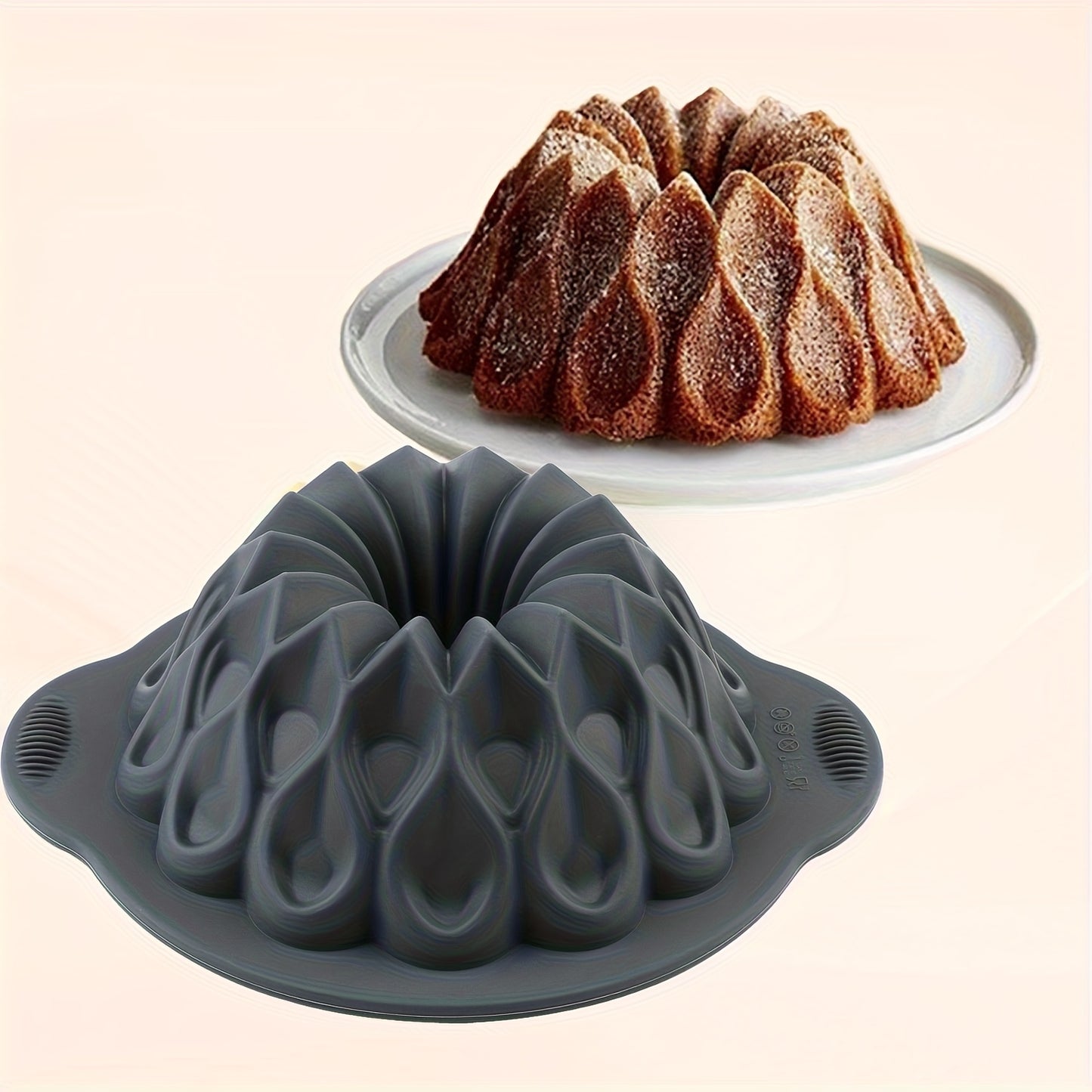 moule gateau silicone gris avec gateau-chocolat demoulé