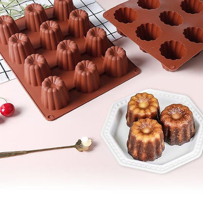 Moules en silicone​ 3 cannelé sur une assiette