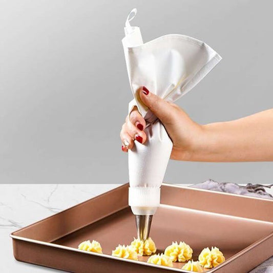 poche a douille qui fait des petits gateaux